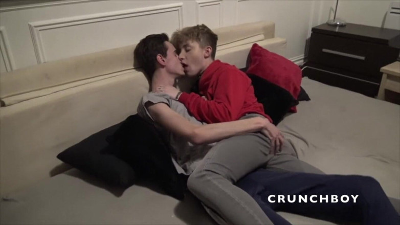 Gay fucked by surprise by straight friend: Andrea bị người bạn thẳng của anh ấy đụ thô bạo để làm...