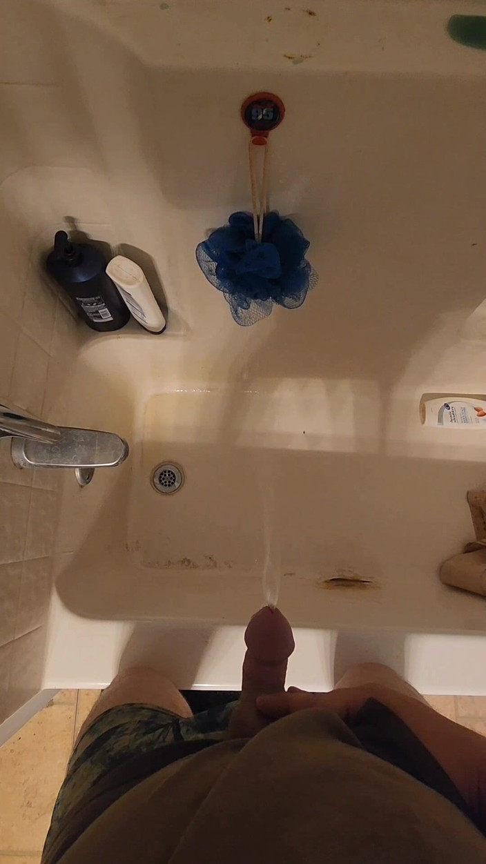 Djk31314: Писсинг в ванне.