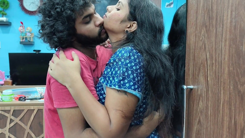 Vaishnavysharunraj: Nighty romance parte - 1, Vaishnavy y Sharun Raj romance caliente en...
