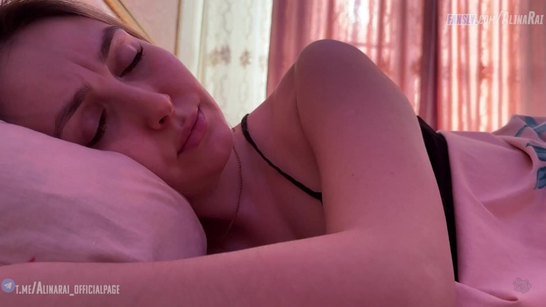 Alina Rai: Nevlastní syn během výletu šuká svou nevlastní matku v hotelu a...