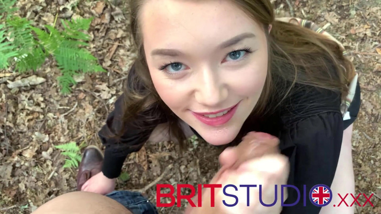 Brit Studio: Pov người Anh tuyệt đẹp 18 tuổi thổi kèn ngoài trời