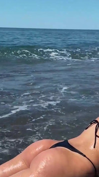 The Sound of Waves and Ass, What Else Do You Need for Happiness?