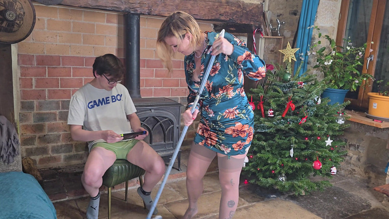 Sexy Marghot: Gameboyplay and Fuck with My Stepson