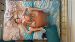 Island Boy Vids: Emma Shay ve büyük memeler tavana zıplıyor