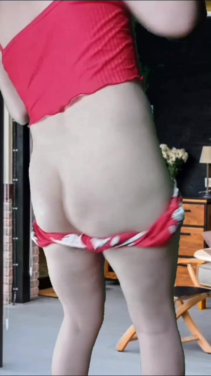 Kitty_Cross: Natural Beauty White Feminine Boy