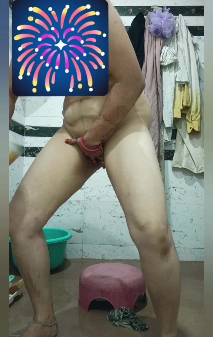 Priyahot77: Банне шоу з великою дупою Priya Bhabi
