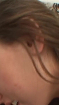 Tato sexy studentka dává nejlepší kouření