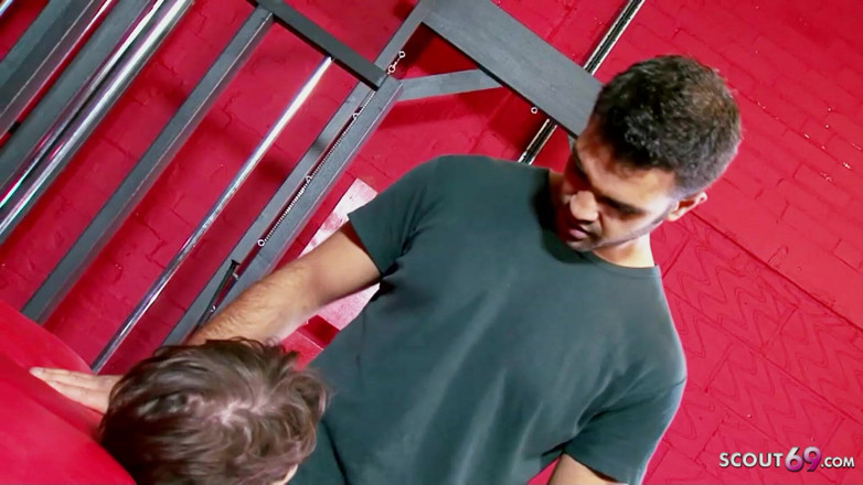 Full porn collection: När hon besöker en sadomasochismstudio - Adreena Winters knullas av sin...