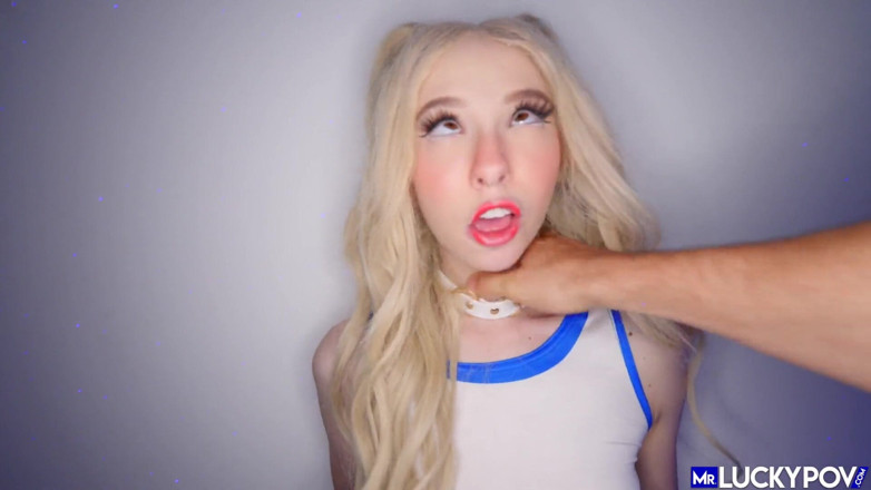 Mr.Lucky POV: Blonda minionă flexibilă Kenzie Reeves s-a întins larg