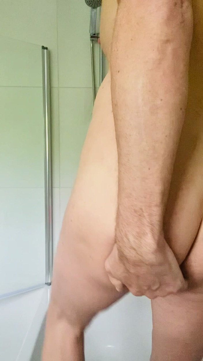 Simply hands on: Anal Play at Bath Time