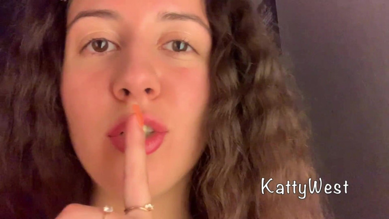 Katty West: คลิปจากห้างของคัตตี้ เวสต์