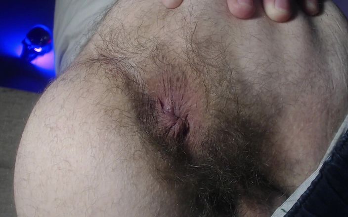 Hunky time: 보짓물이 가득한 직선과 털이 무성한 후장