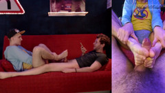 ACoupleOfGuys: Footjob / lo ha fatto venire solo con i miei piedi /...