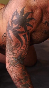 Bearfilms Inked Bottom Atlas Grant Fucked Hard by Hung Tops