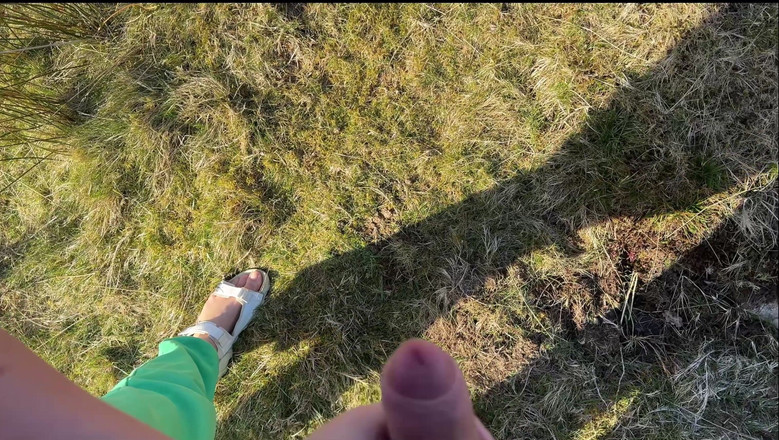 Emma Voyeur: Bị bắt vuốt ve ở nơi công cộng ... Cô ấy đã giúp tôi...