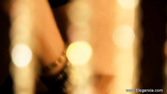 Eleganxia: 小さなおっぱいインドは彼女の自然な体を示しています