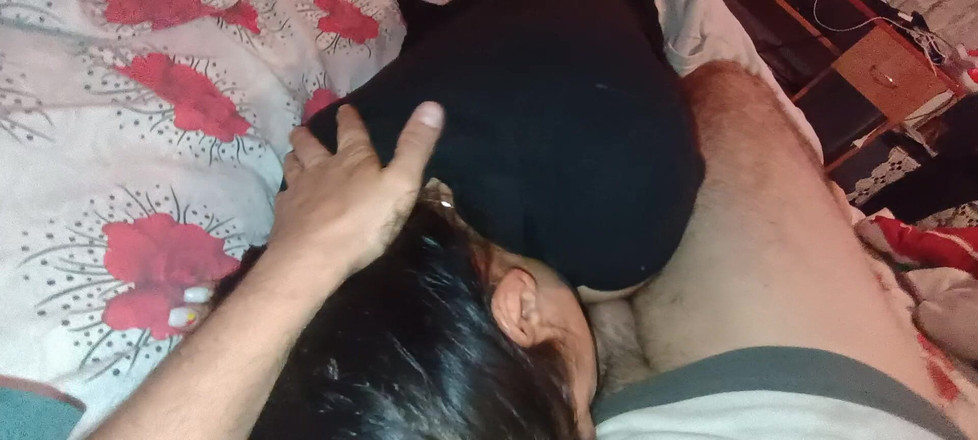 Ionut899: Nevlastní táta ke mně přichází do úst a já vím, že jsem...