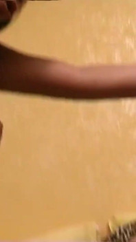 Une trans amateur à forte poitrine se fait baiser par un vieux !