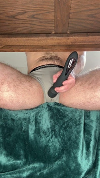 Azgın ve dikkati dağılmış düzenleme pornosu var ve boşalmak zorunda kaldı!