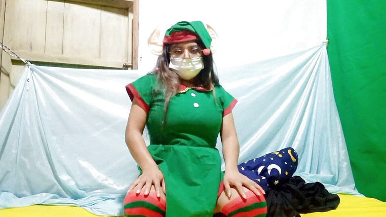 Martin13: Wanita Elf menggoda pengikut lucahnya dan menunjukkan pepek merah jambunya