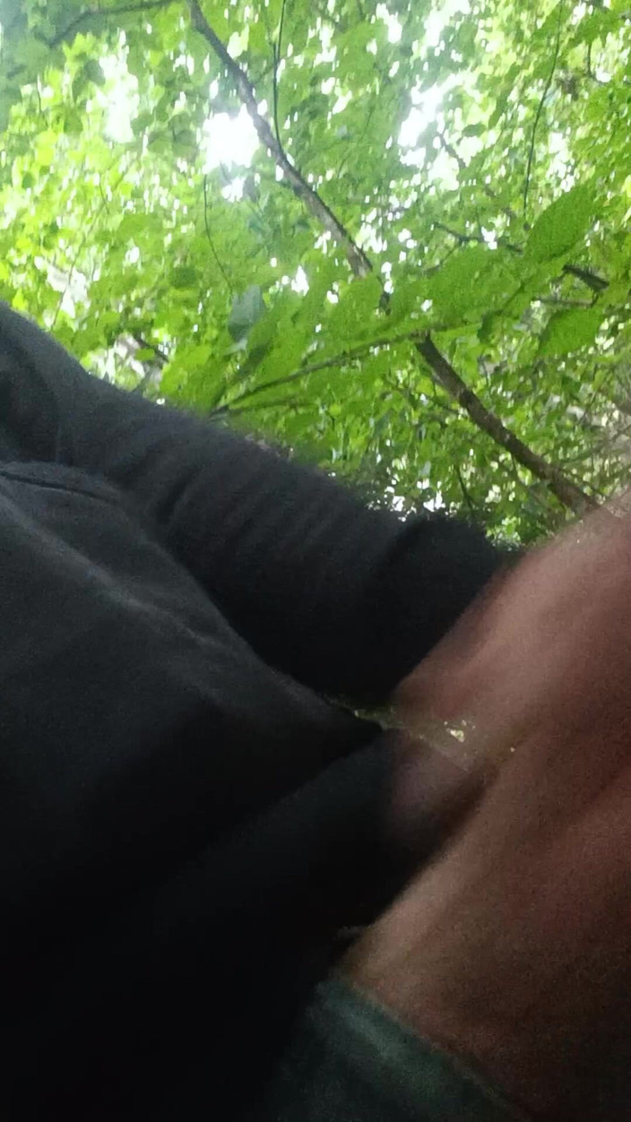Chulio: Cumshot vid busshållplatsen