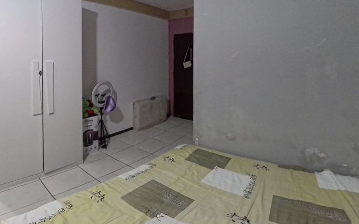 Kasallpimenta VR: 孤独な主婦はインターネット技術者に抵抗できずに夫をバカに!