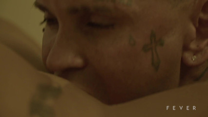 Fever Films: Negresa excitată este futută tare de o pulă neagră