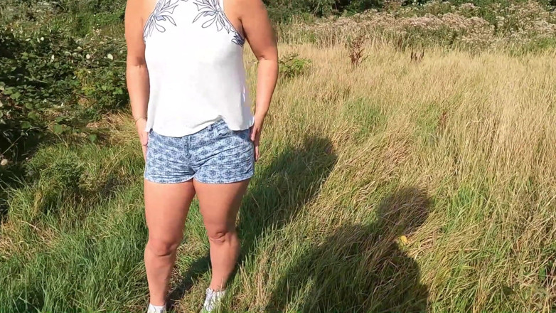 69KnkyKouple69: Kinky koppel - buiten maïsveld grote kont weelderige vrouw cowgirl seks...