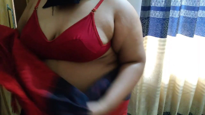 Aria Mia: Дези горничную отеля трахнул незнакомец в Гуджарате