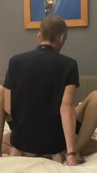 คัคกักชายใส่สายรัดเย็ดคุณนาย