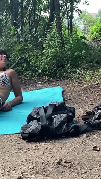 Louca alemã ninfomaníaca menina Marie Saint conversa com arriscada gozada interna na praia