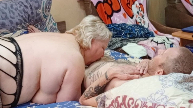 Zona901: Styvmamma tömmer mina bollar av sperma genom att göra en...