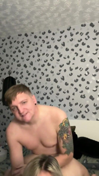 Manželka s velkým zadkem mluví sprostě a je ošukaná zezadu