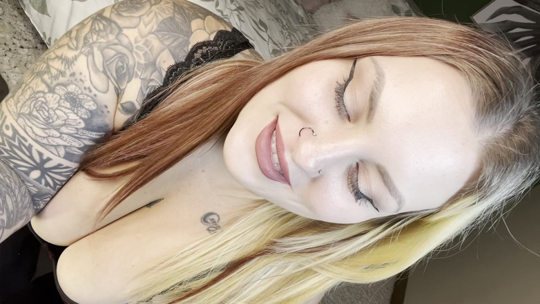 ChandlerKnight: 팬티 스타킹을 입은 후배위 스타일