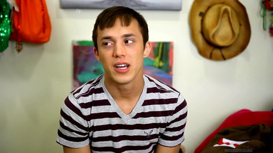 Lollipop Twinks: Top Brice Carson bercakap tentang mencuba bahagian bawah!