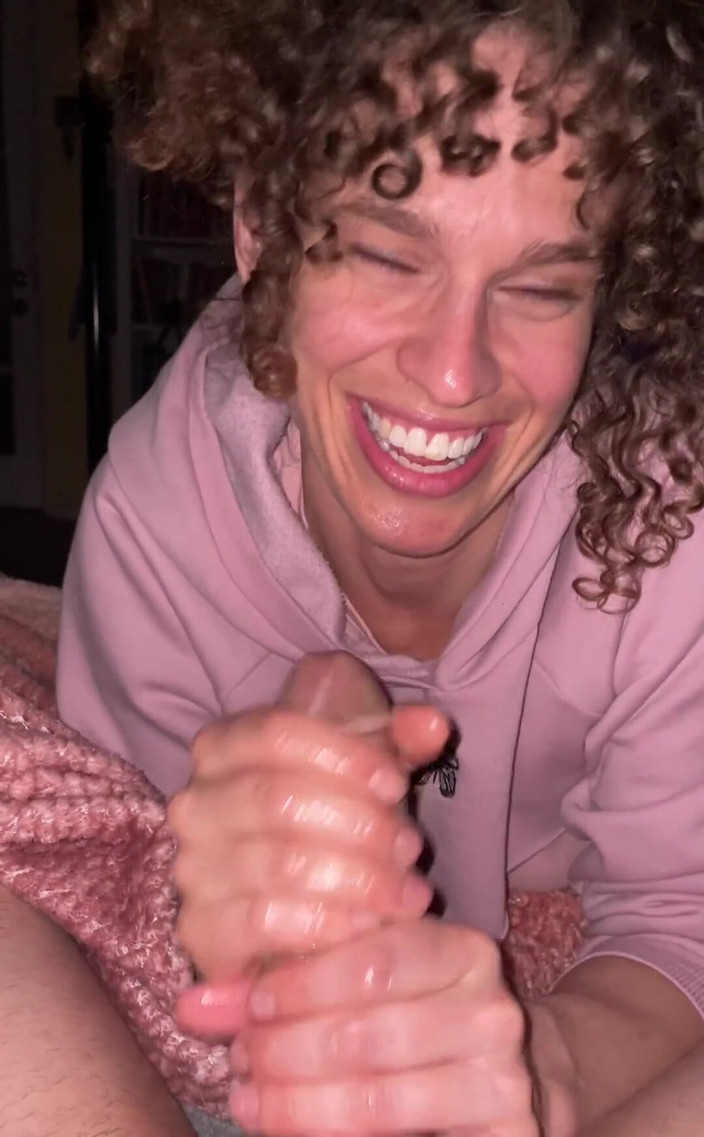 VibeWithMommy: Při uctívání ptáka je docela těžké být neuvěřitelně nadržený a...