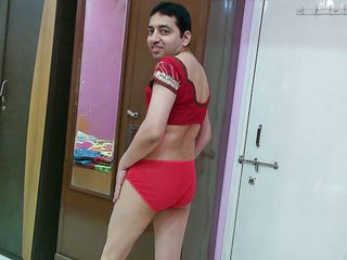 Cute & Nude Crossdresser: Doce maricas crossdresser femboy Sweet Lollipop em um crop top...