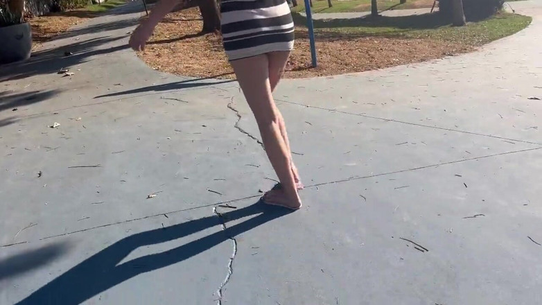 ksalnovinhos: I Take My Wife To The Park To Show Off