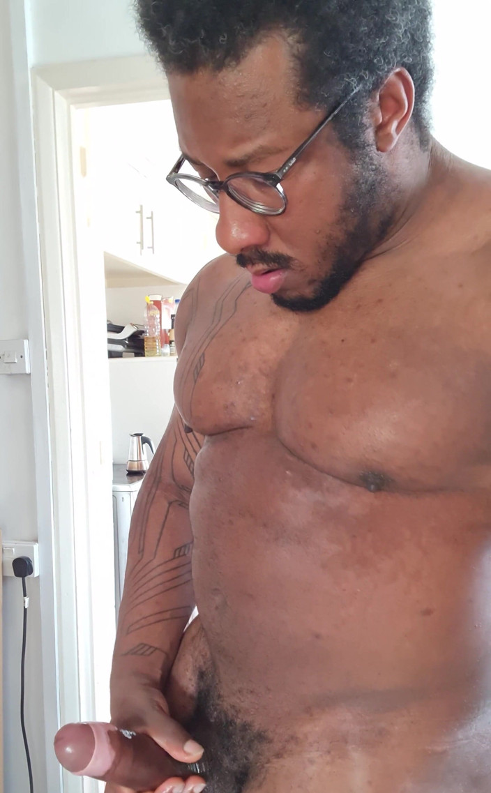 Amadeus: Love This Blue Singlet Get Me Hard and Ready to...