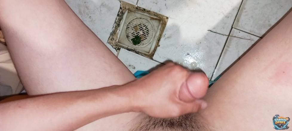 shahindeniz500: Primo momento di doccia a casa vera esperienza non filtrata...