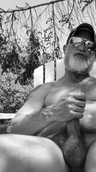 Hot Outdoor B&w Bate