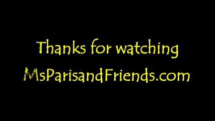 Ms Paris and Friends: Ao ar livre, bunda se mostrando e a bunda se...