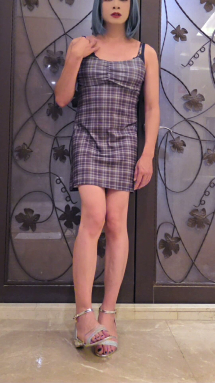 Taiwancdgirl: Shemale Ting Xuan Masturbates Anally at the Hotel Entrance.