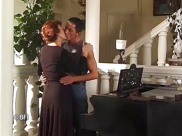 Nasty matures and dirty grannies club: Guru piano tua meniduri kontol muda