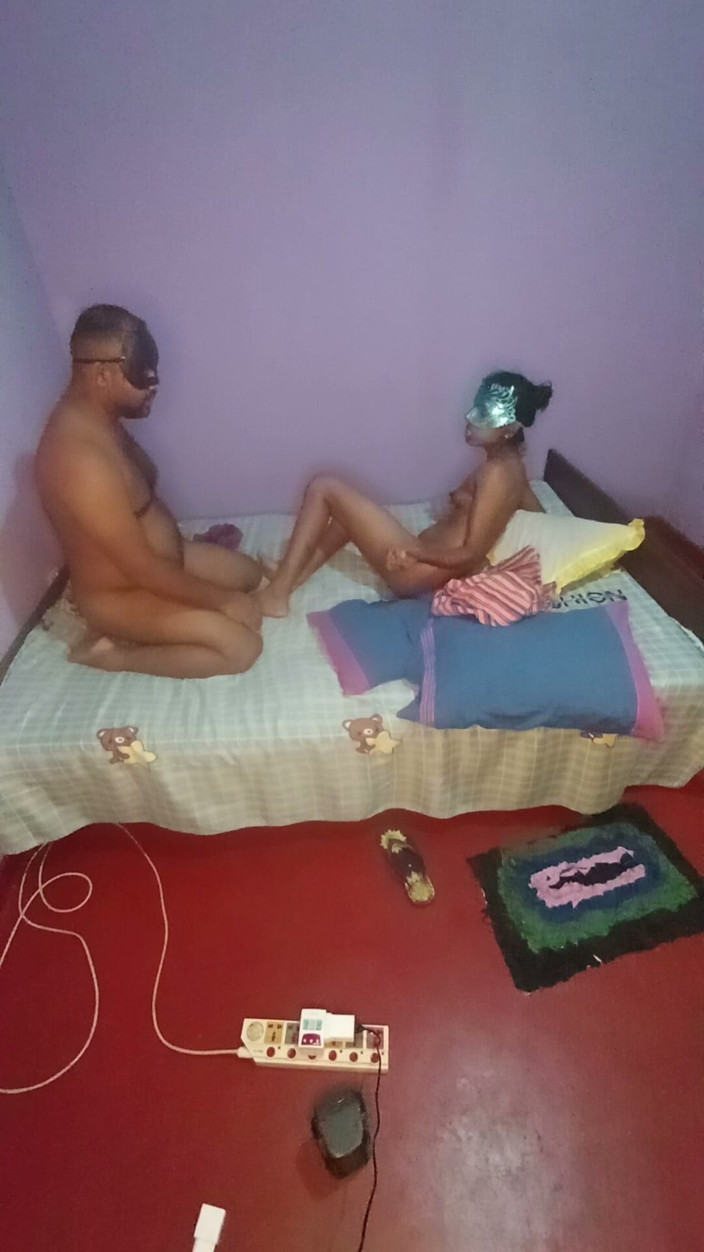 FriendlyWonder22: Bunking Class for a Secret Hotel Rendezvous