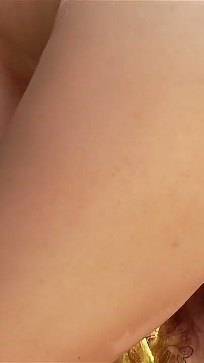 Jelena Jensen: Jelena Jensen สาวที่น่าทึ่งแก้ผ้าในชุดชั้นในผ้าเดนิม!