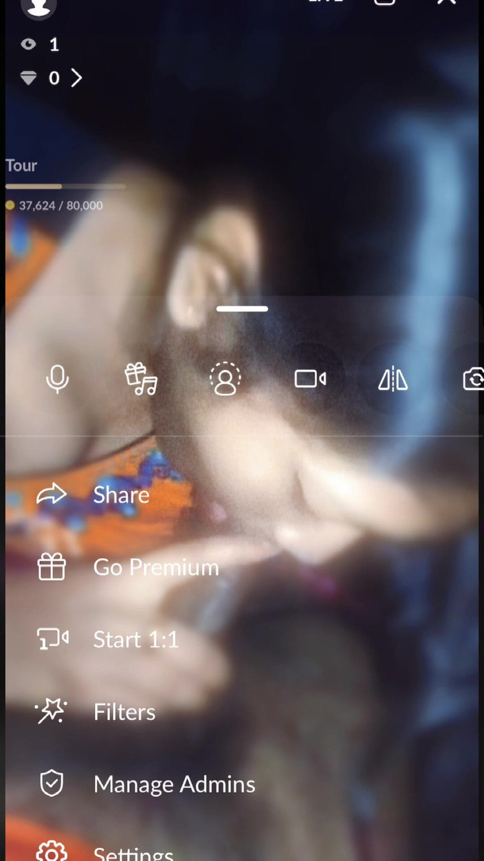 Wildpixel: Pacar India muda desi memberikan blowjob yang bagus