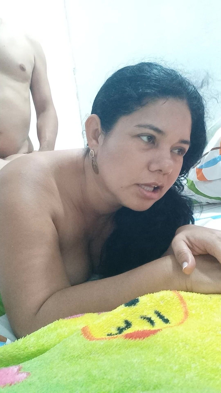 Valkyrie and Luigy Couple: Mijn sletvriendin zuigt graag aan mijn ballen, diep in de...