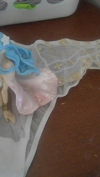 Abspritzen auf nefertari vivi figurine!