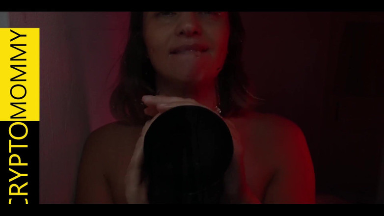 Crypto Mommy: MILf zungenanal, halsfick, ausbeulende augen